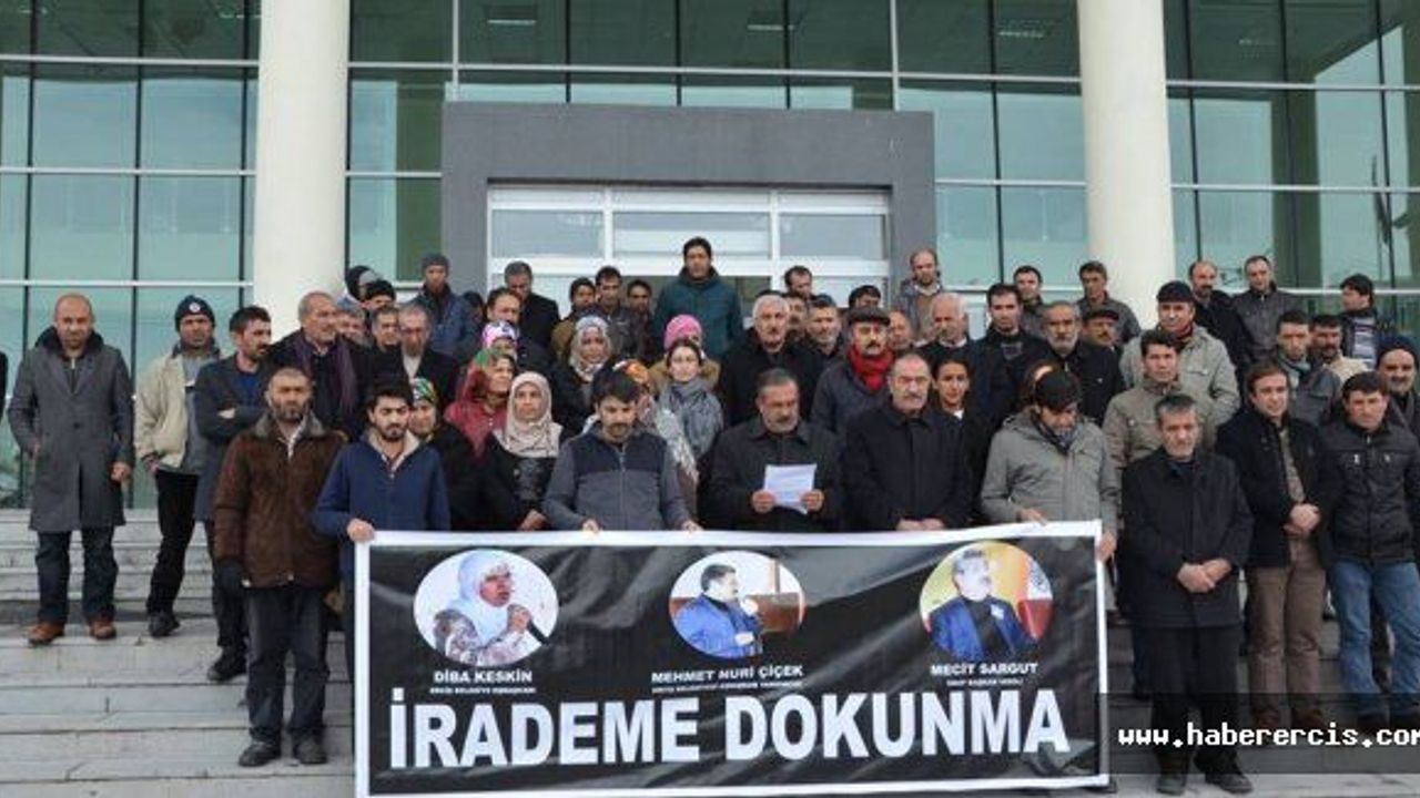Erciş Belediyesi, belediye üzerinde artan baskıları protesto etti