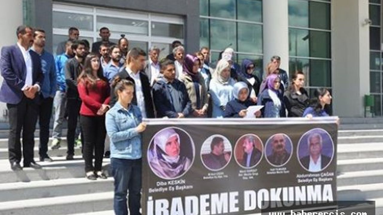 Erciş'te protestolar 30'uncu haftasında da sürdü