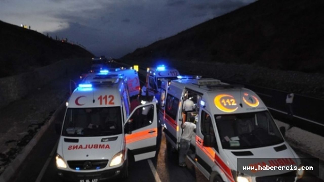 Van Erciş karayolu üzerinde meydana gelen trafik kazasında 10 kişi yaralandı