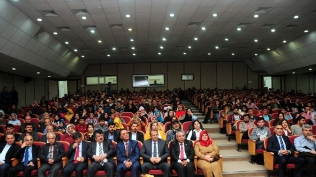 Vanlı Aşıklar Sazları Ve Sözleriyle Birlik Mesajı Verdi