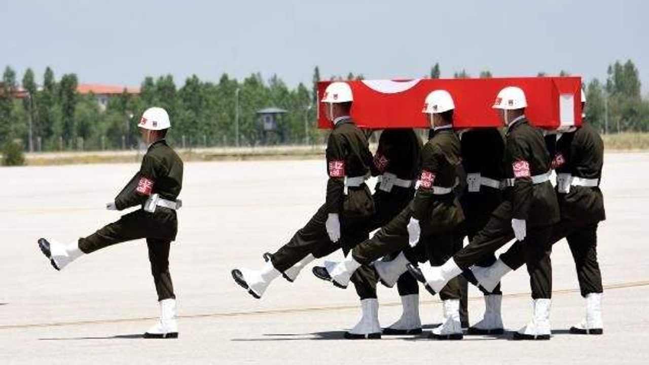 Erciş'te Bombalı saldırıda yaşamını yitiren asker memleketine ugurlandı