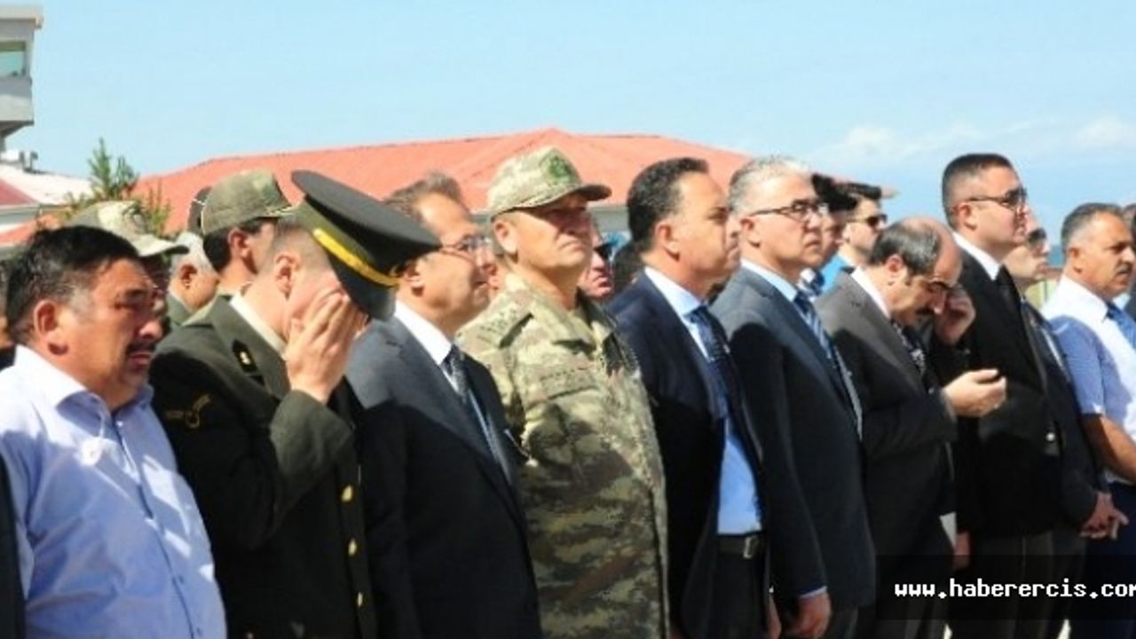 Erciş'te Bombalı Saldırıda Yaşamını Yitiren Kırkız Korucu Toprağa Verildi