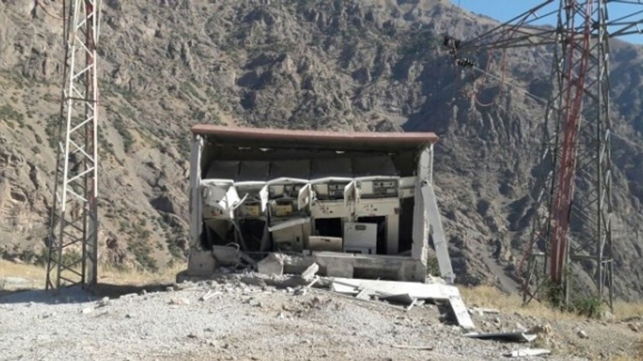 Çatak’ta trafo patladı, 12 köy ve 48 mezra elektriksiz kaldı