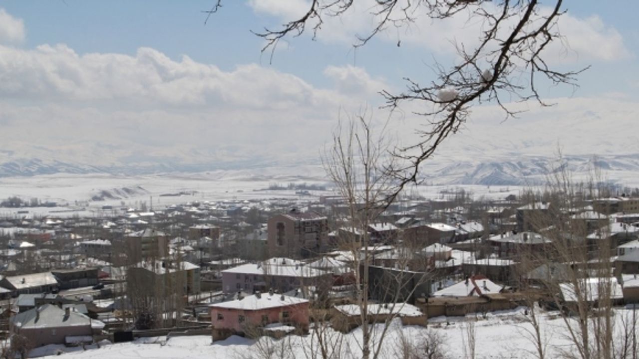 Başkale’den bir yılda 2 bin 164 kişi göç etti
