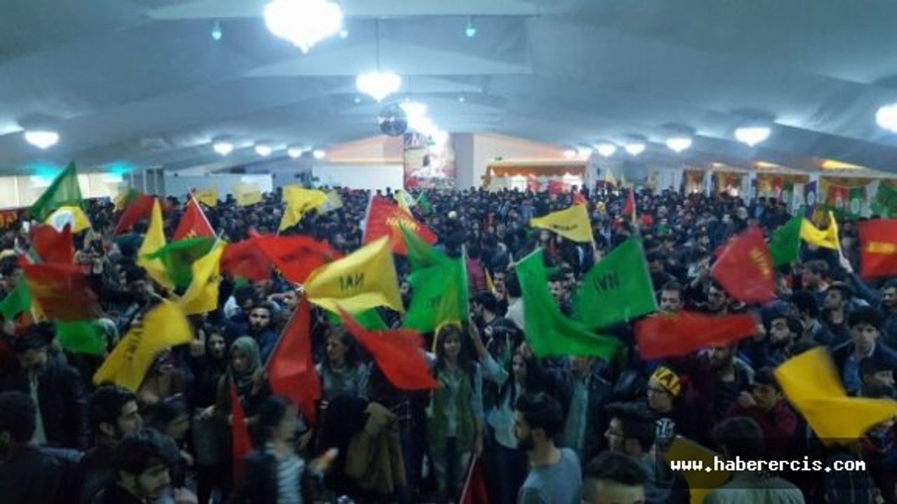 VAN'DA 'GENÇLİK HAYIR DİYOR' ŞÖLENİNE BİNLERCE KİŞİ KATILDI