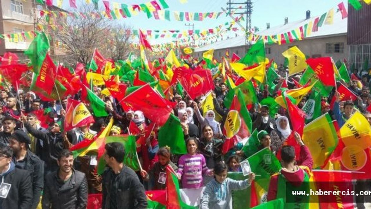 Erciş'te binlerce kişi başkanlığa"HAYIR" dedi