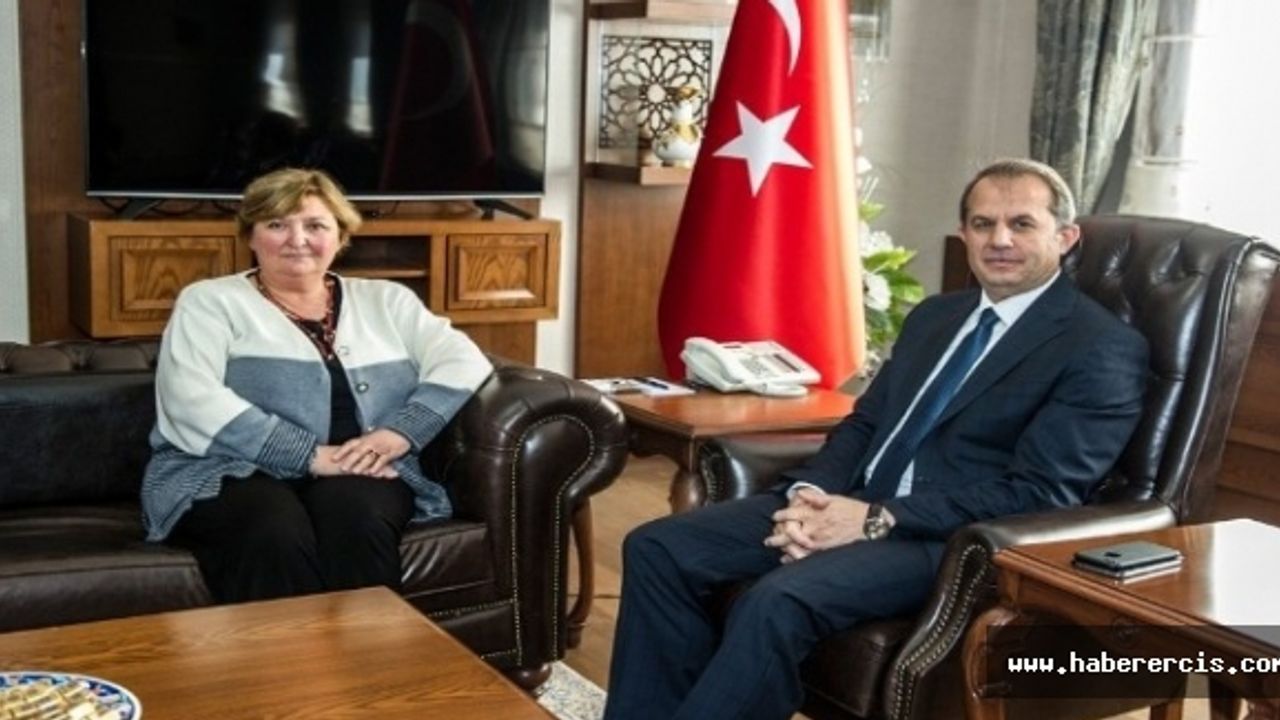 Van Valisi , Pascale Moreau’yu kabul etti