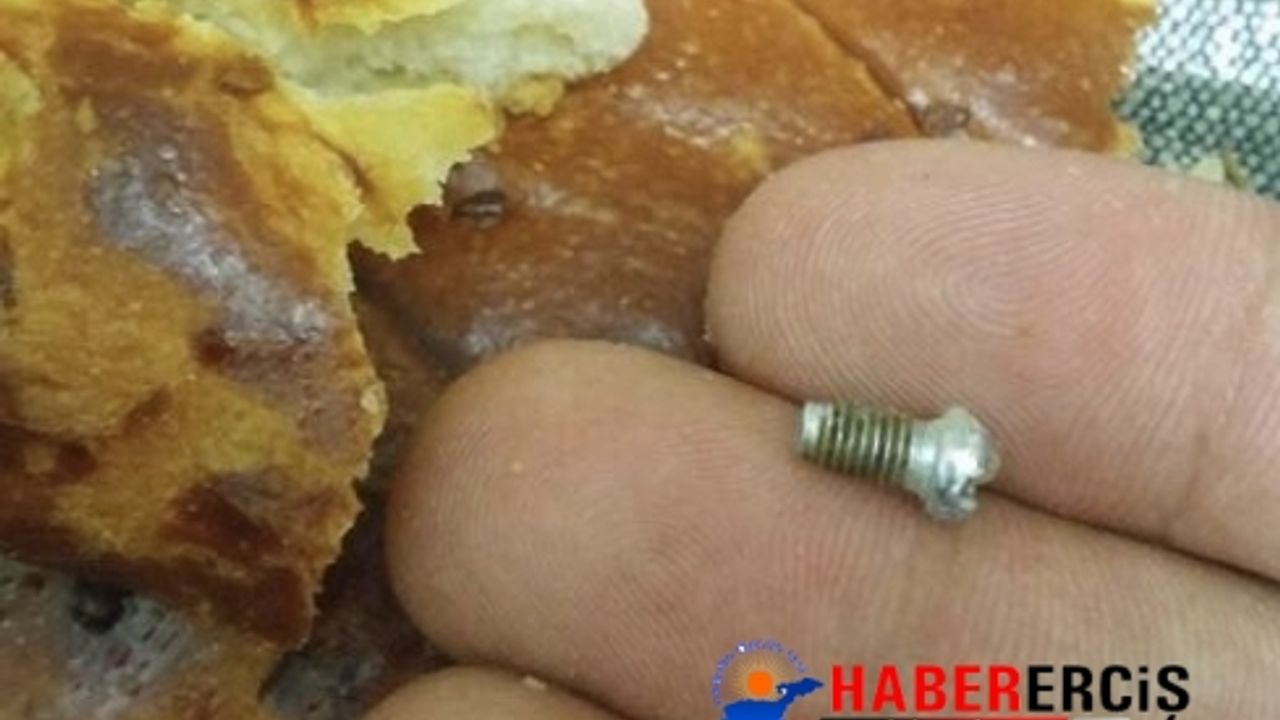 Van'da marketten alınan çöreğin içerisinden bakın ne çıktı