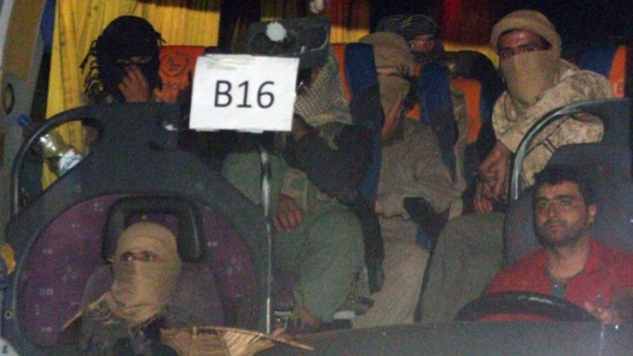 8 askerin cenazesi için yüzlerce IŞİD'li serbest bırakıldı
