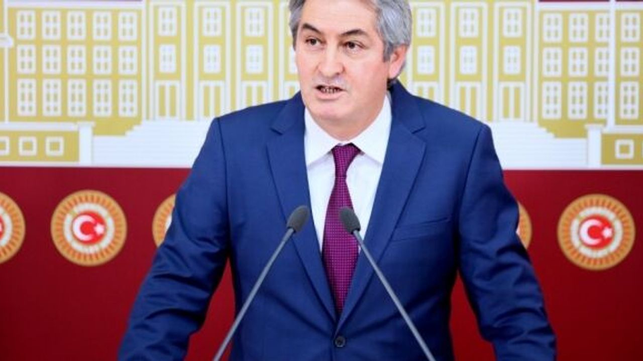 BOTAN, VAN'DA YAŞANAN BİLBOARD YOLSUZLUĞUNU SORDU