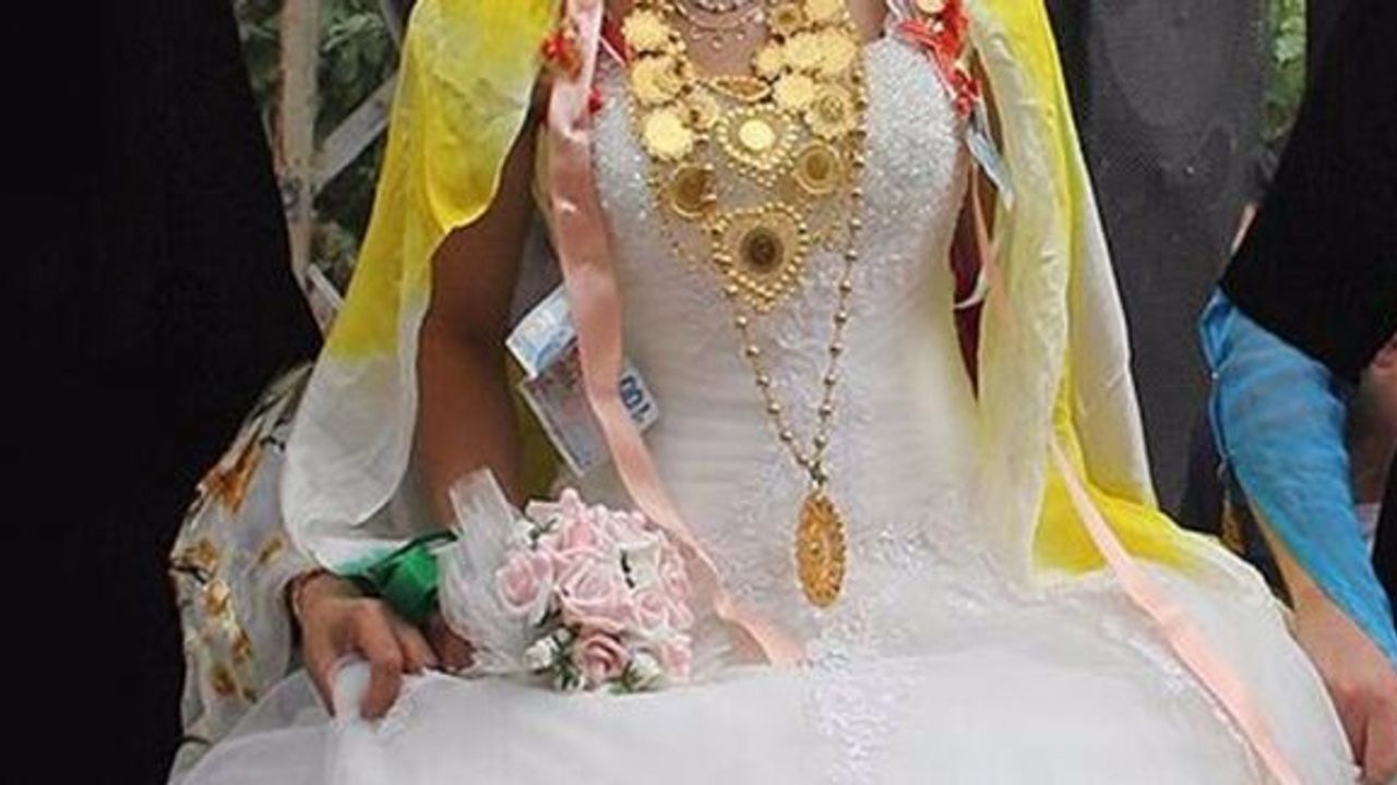 HDP'lilerin takı takması da suç