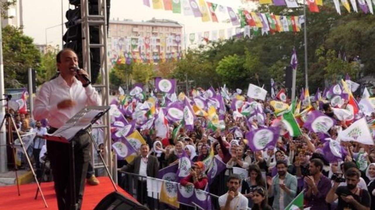 Osman Baydemir Van'da konuştu  : Kürt halkı biçilen kefeni yırttı