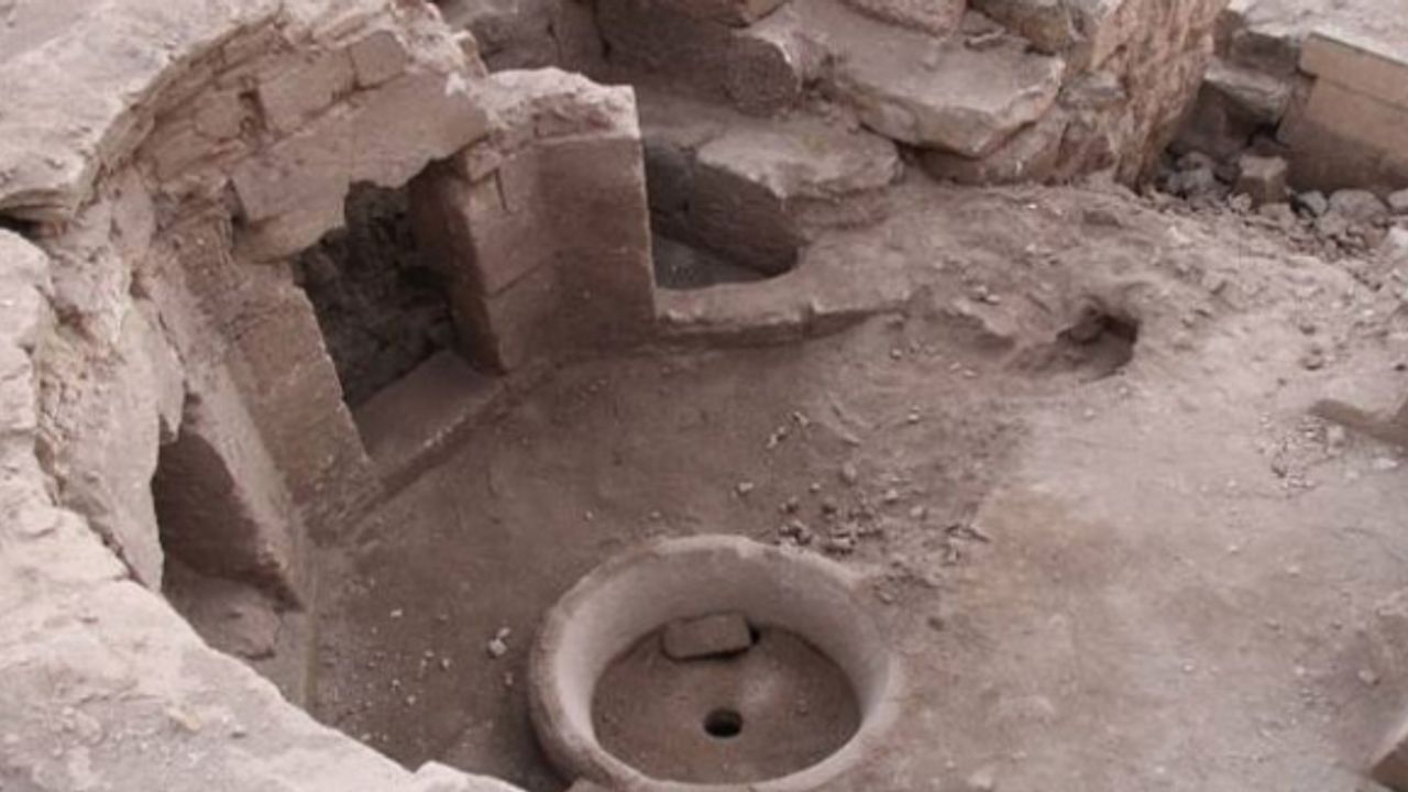 Harran'da 900 yıllık hamam bulundu