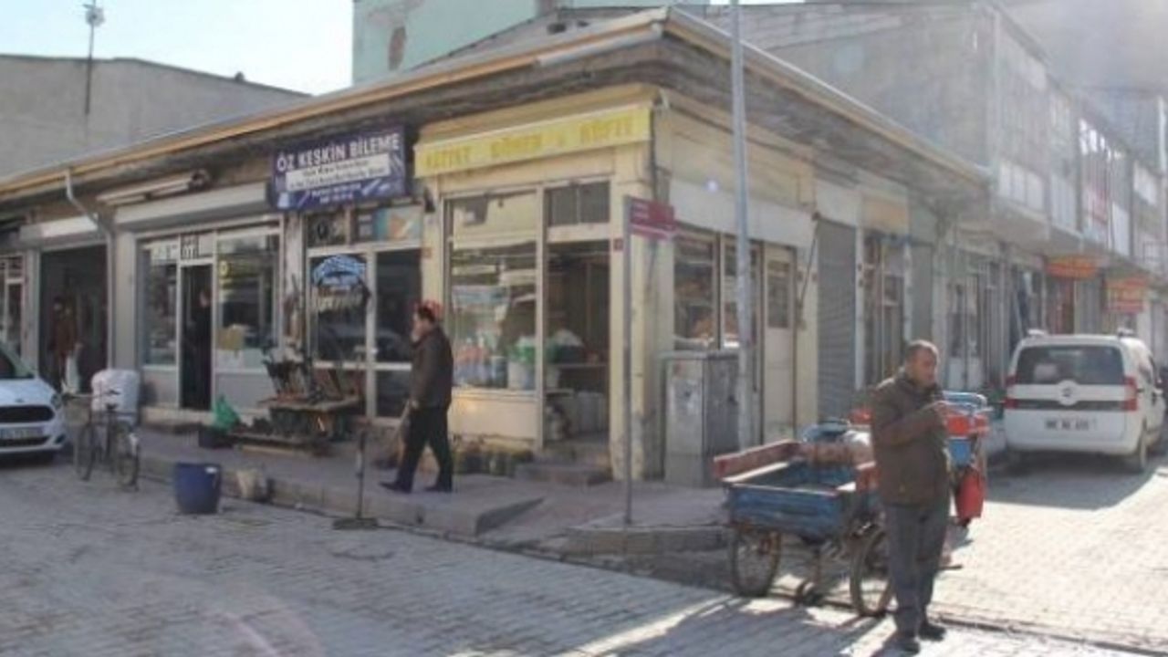 Kayyım Van'da dükkanları satılığa çıkardı : 10 gün içinde boşaltın