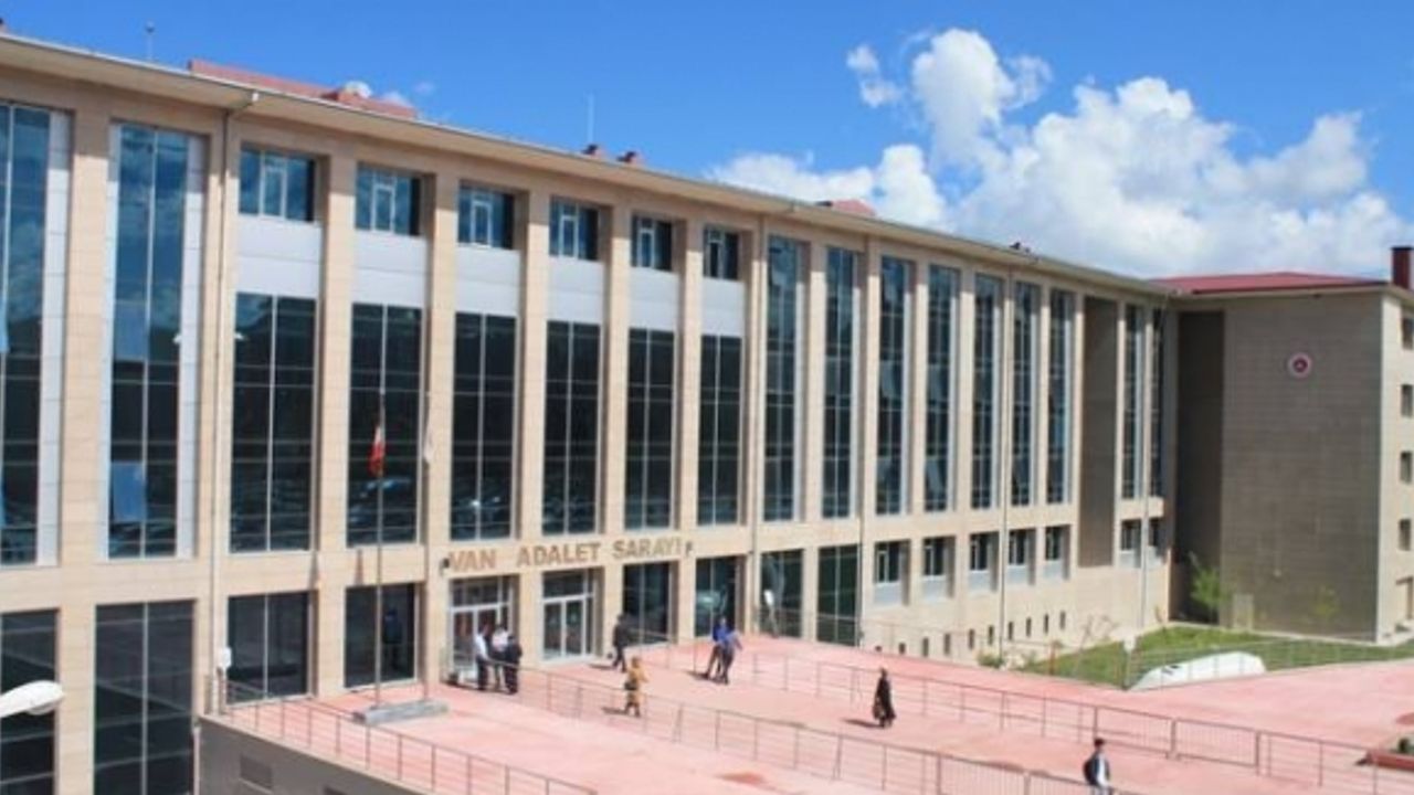 Van'da 8 siyasetçi tahliye edildi