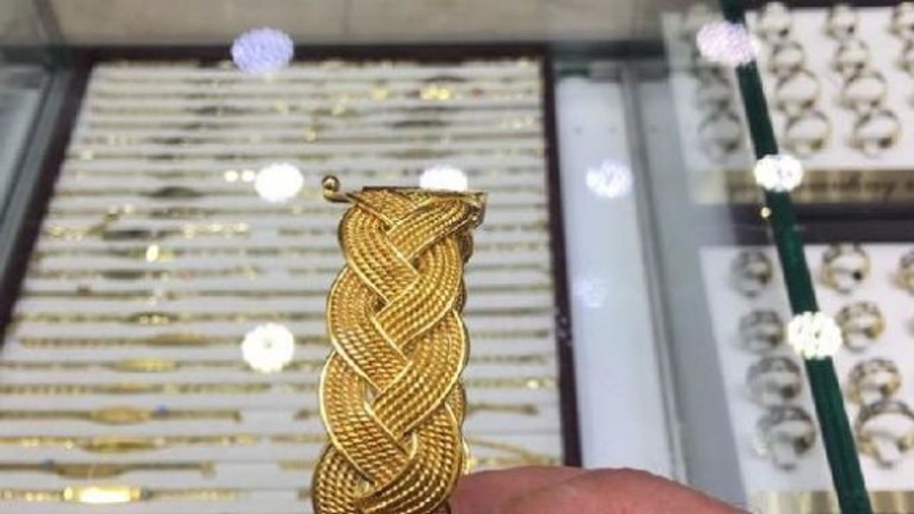 Van'da Sahte altın bozdurmak isteyen çocuklu çift, yakalandı.