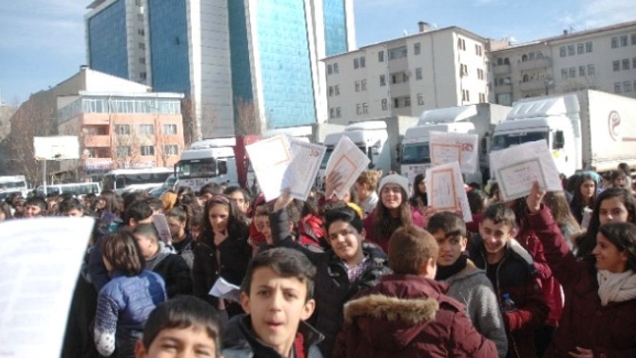 Van ve Erciş'te Karne Heycanı