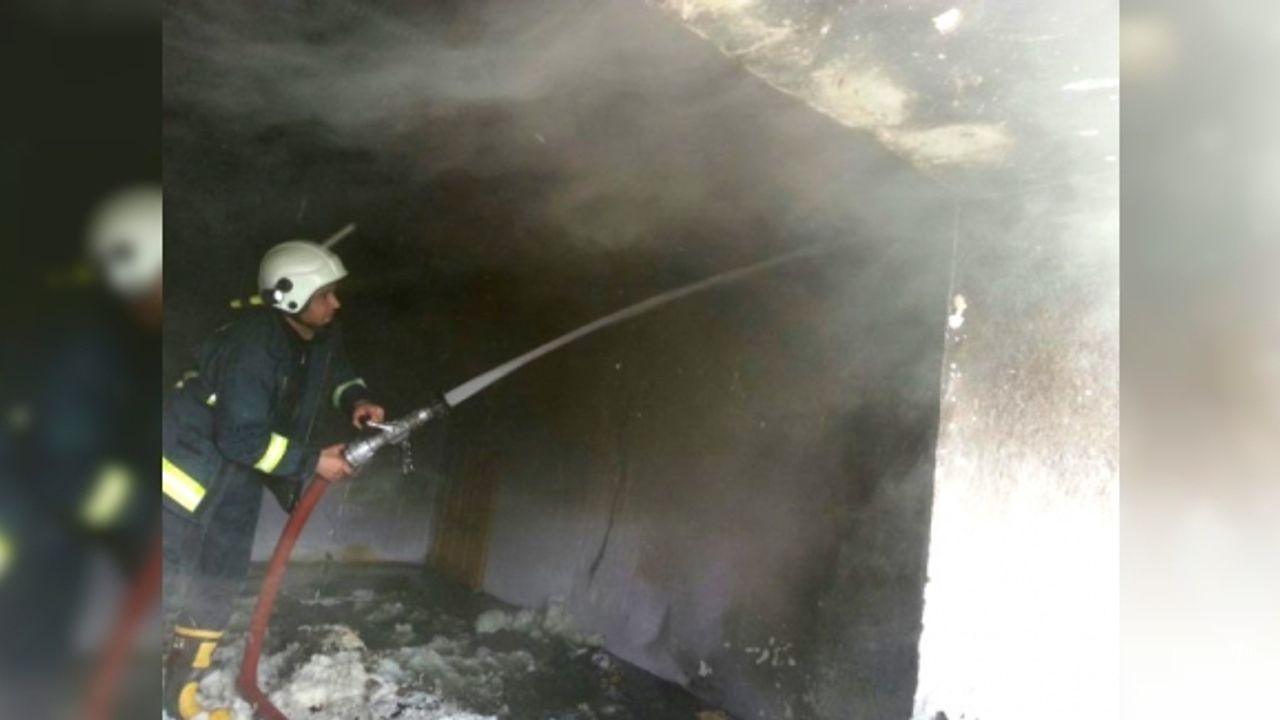 Çaldıran'da Yangın bir ev tamamen yandı