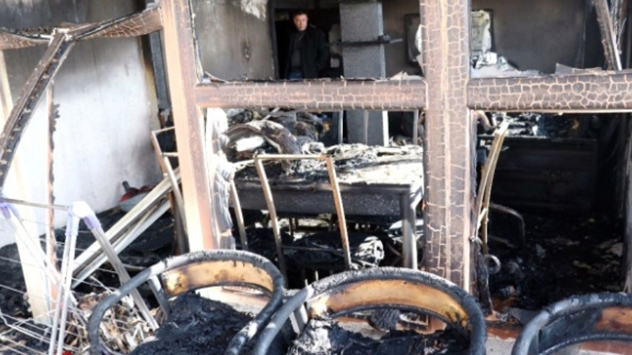 Van'da yangın bir evi küle  çevirdi