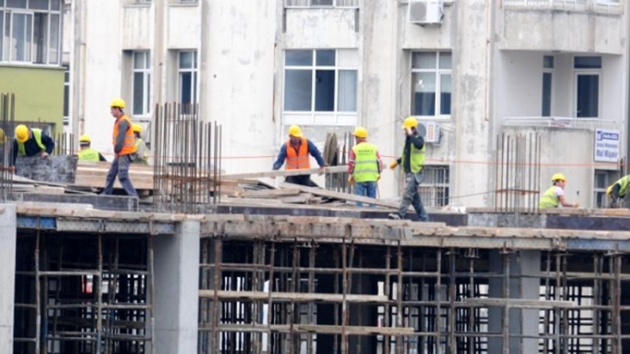 İnşaat işçilerine 'farklı lisanlarda' konuşma yasağı