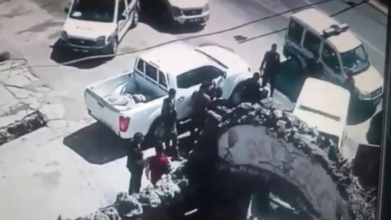 Erciş'te il Emniyet Müdür yardımcısı sokak ortasında esnafı dövdü