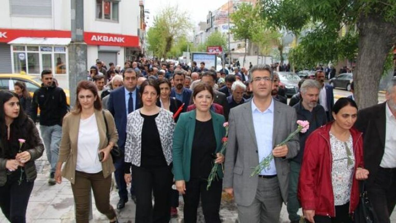 Van'dan seslenen Buldan: 25 Haziran Erdoğan’sız, Bahçeli’siz bir gün olacak