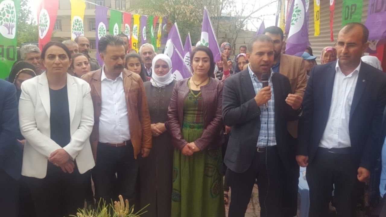 HDP, Tuşba'da ilk seçim bürosunu açtı