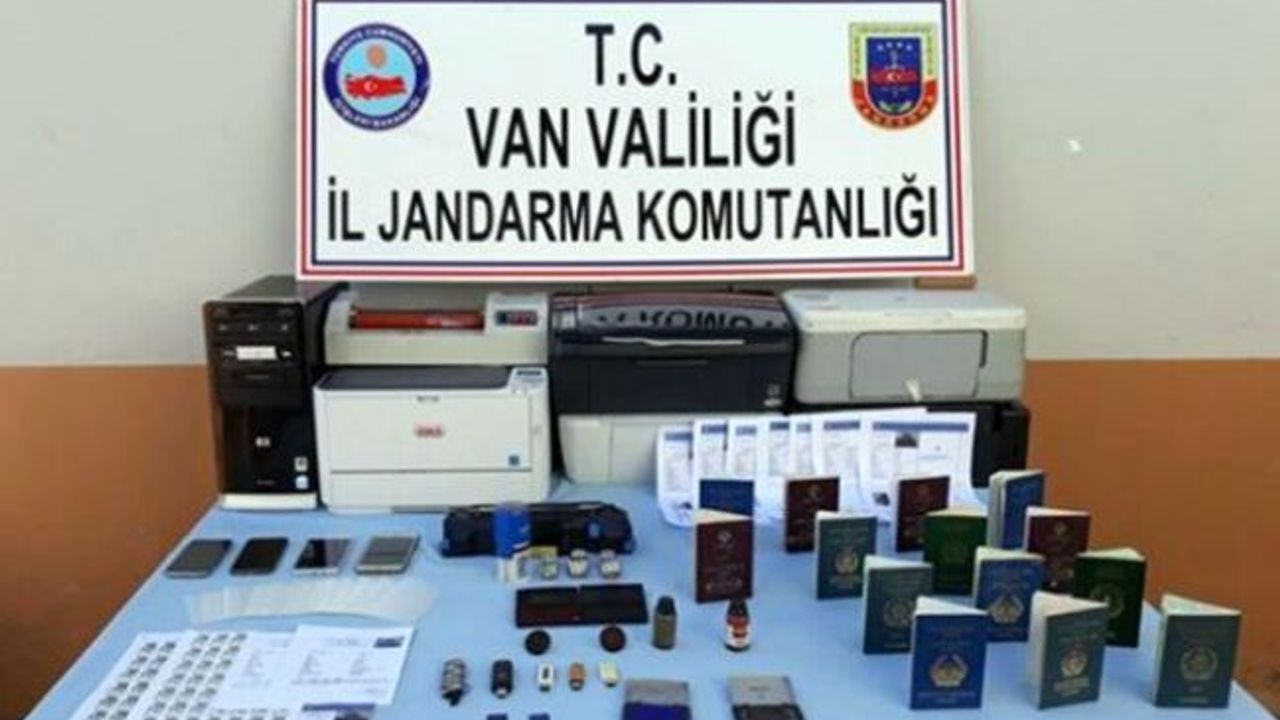 Van'da 1,5 Milyonluk Vurgun Yapan Çete Çökertildi