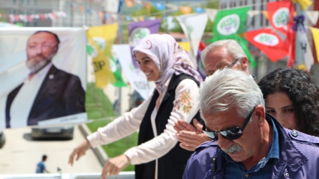 HDP  Özalp ve Saray'da Adaylarını tanıttı