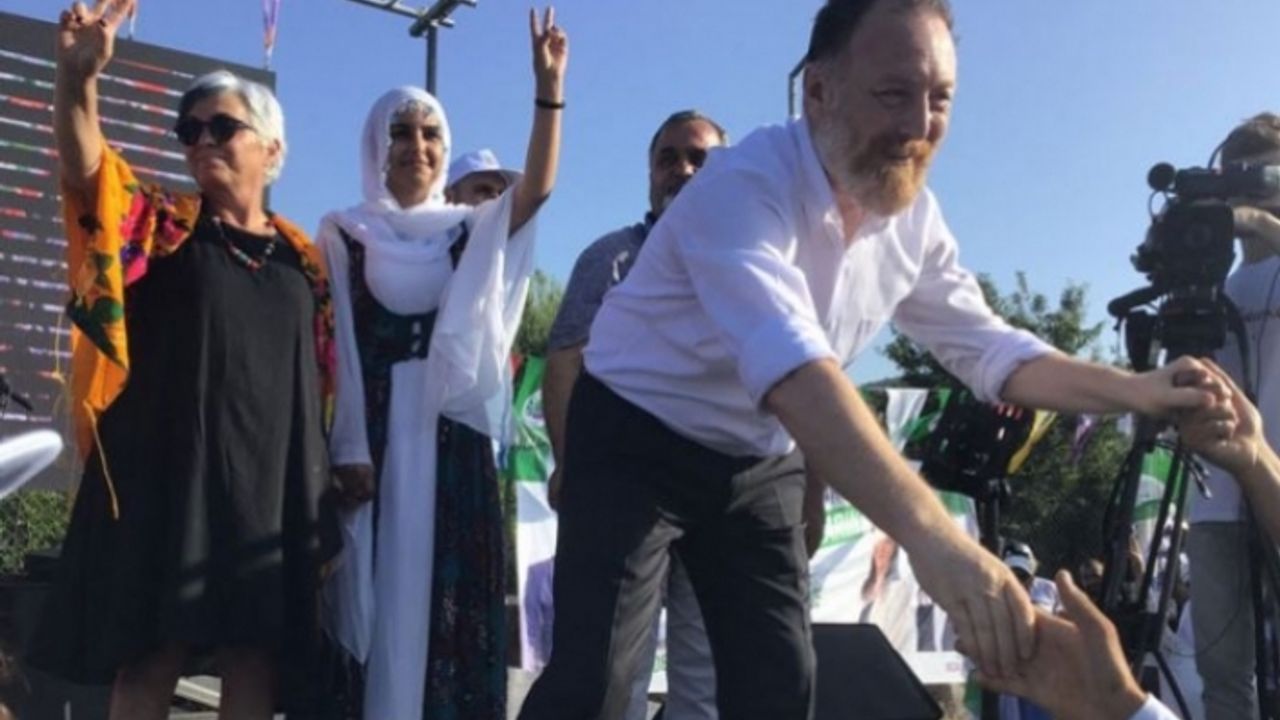 Temelli: Saray kara bir deliktir, kapatmanın zamanı geldi
