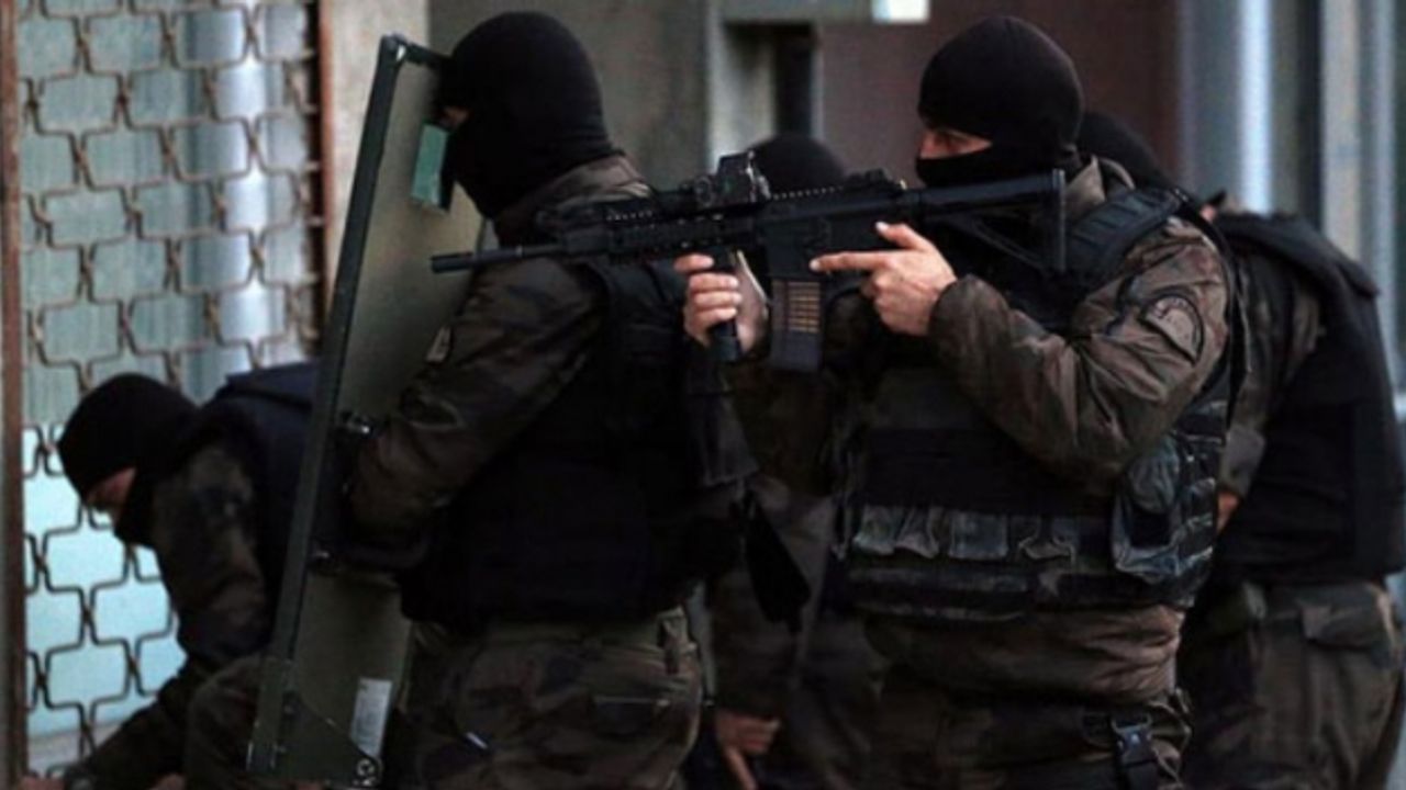Van'da ev baskınları HDP'li çok sayıda kişi gözaltına alındı