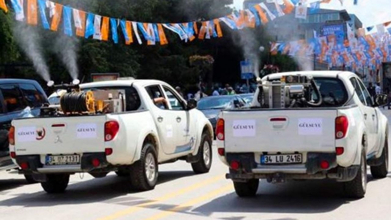 Van'da Kayyım Erdoğan'ın geçeceği yollara gülsuyu döktü