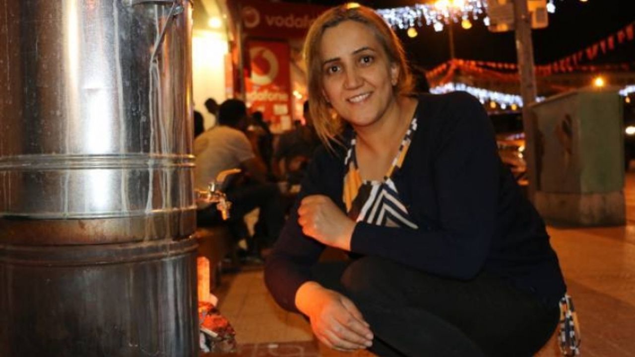 Xecê Pejan Van'da bir kadın semaverci