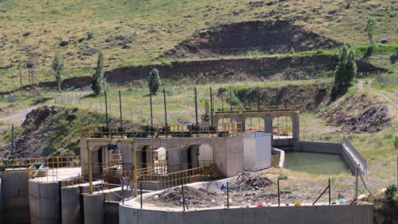 Van Çaldıran'da 'Şimdi de JES’lerle halk göçertiliyor'