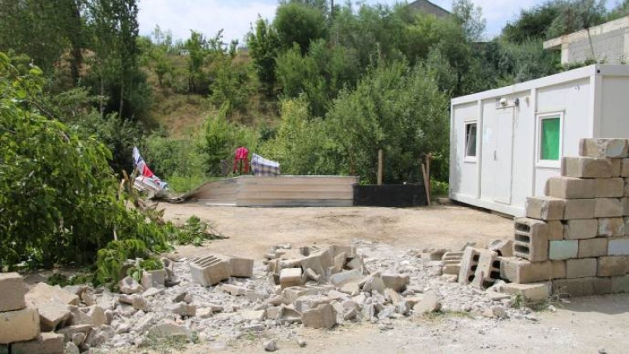 Van'da gözaltına alınan 6 kişi tutuklandı