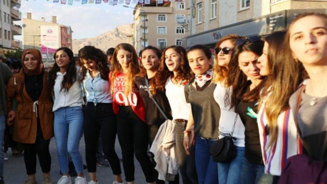 Van'da HDP gençlik şöleni: Genç başladık, genç başaracağız
