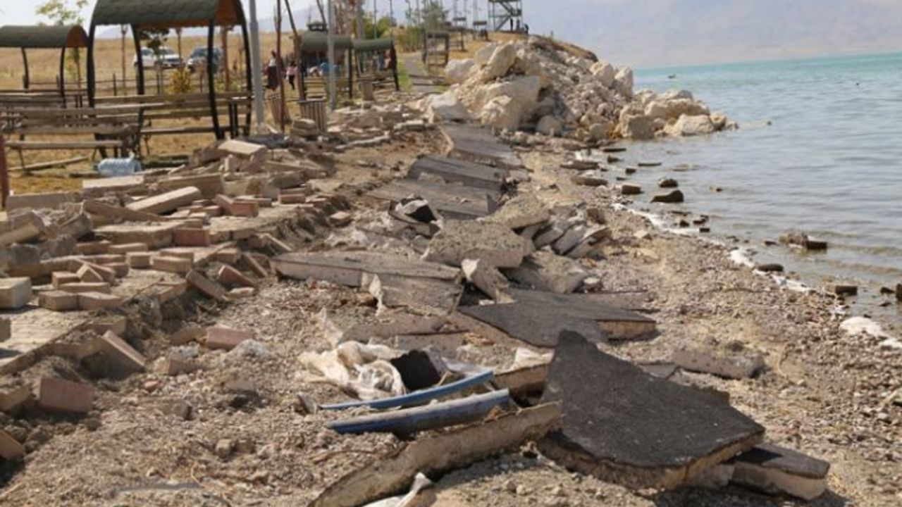 Van'da Kayyım Erçek Sahil Parkı’nı çöplüğe mahkum etti