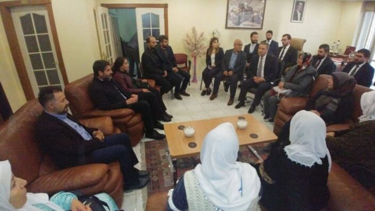 HDP'den Van Barosuna tebrik ziyareti