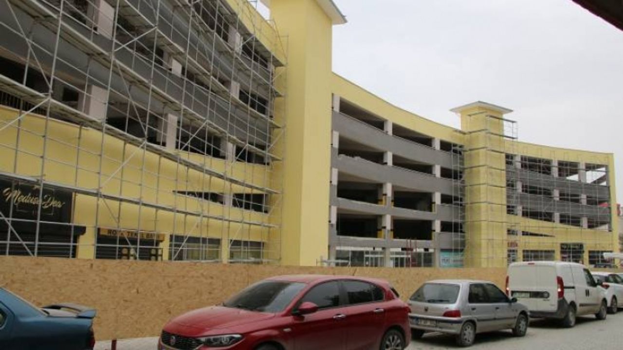 Van’ın trafik sorununu çözecek otopark AVM'ye dönüştürüyor