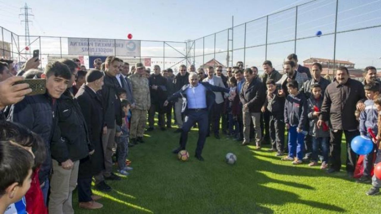 Van'da Kayyım Vali ‘AKP adayı’ gibi sahada