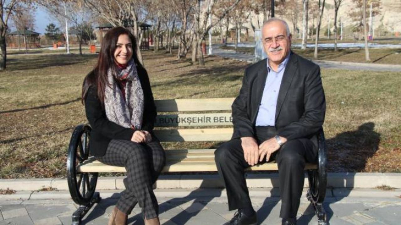 ‘İlk işimiz karakola dönüştürülen belediyeleri halka açmaktır’