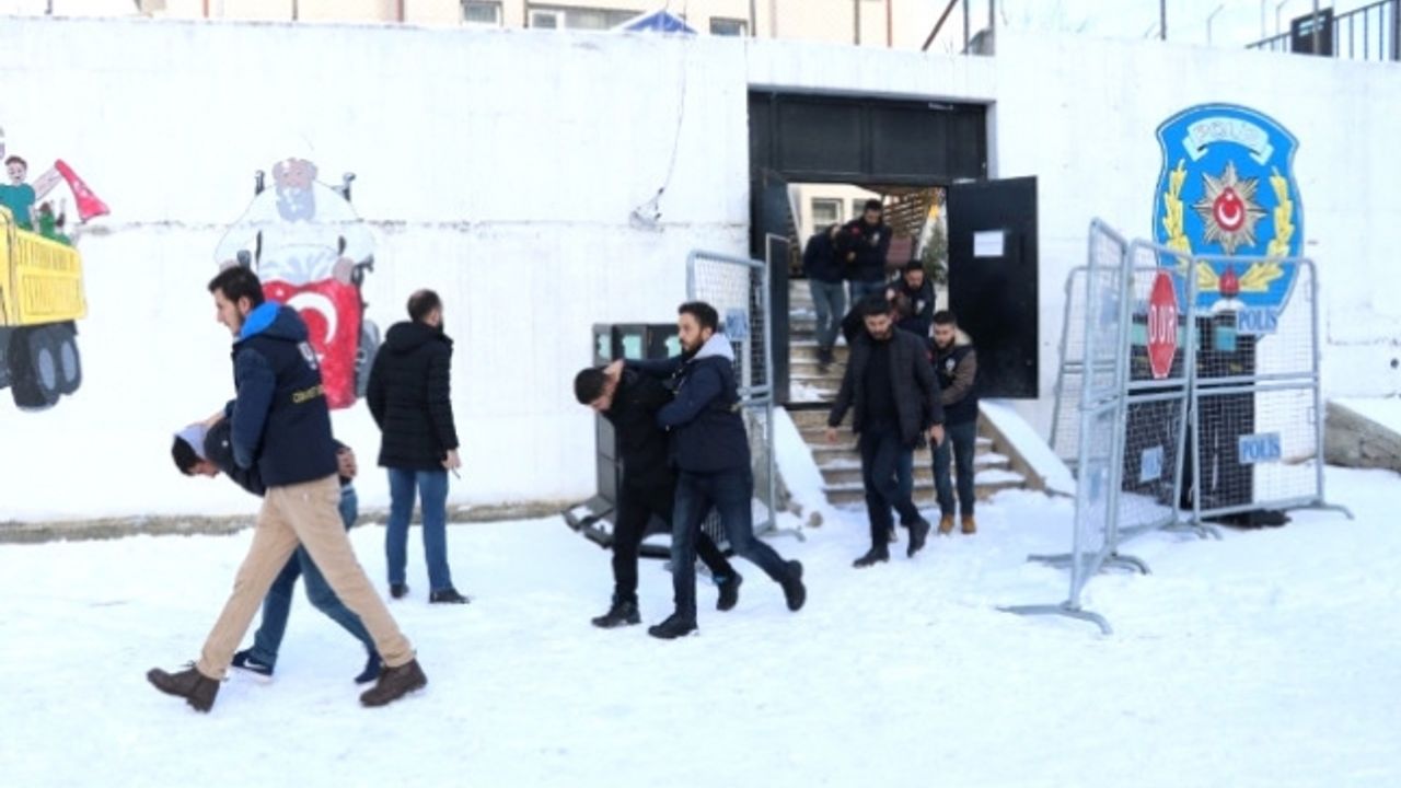 Van'da cinayetten 7 kişi tutuklandı