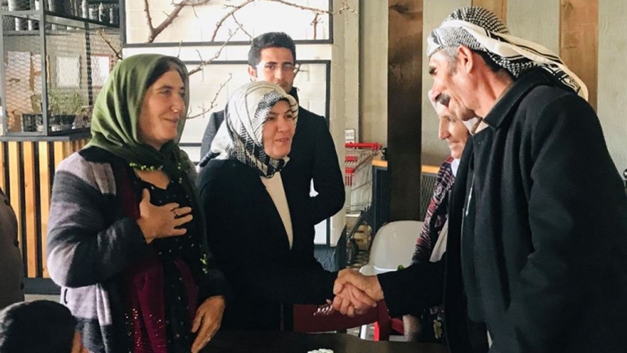 HDP Erciş Belediyesi Eş Başkan Adayları Esnaf Ziyaretine Çıktı