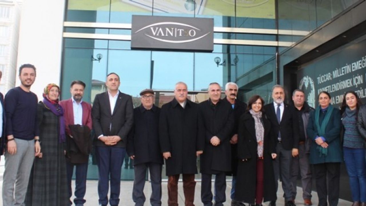 HDP’li Eşbaşkan Adaylarından Esnaf ve TSO’ya ziyaret