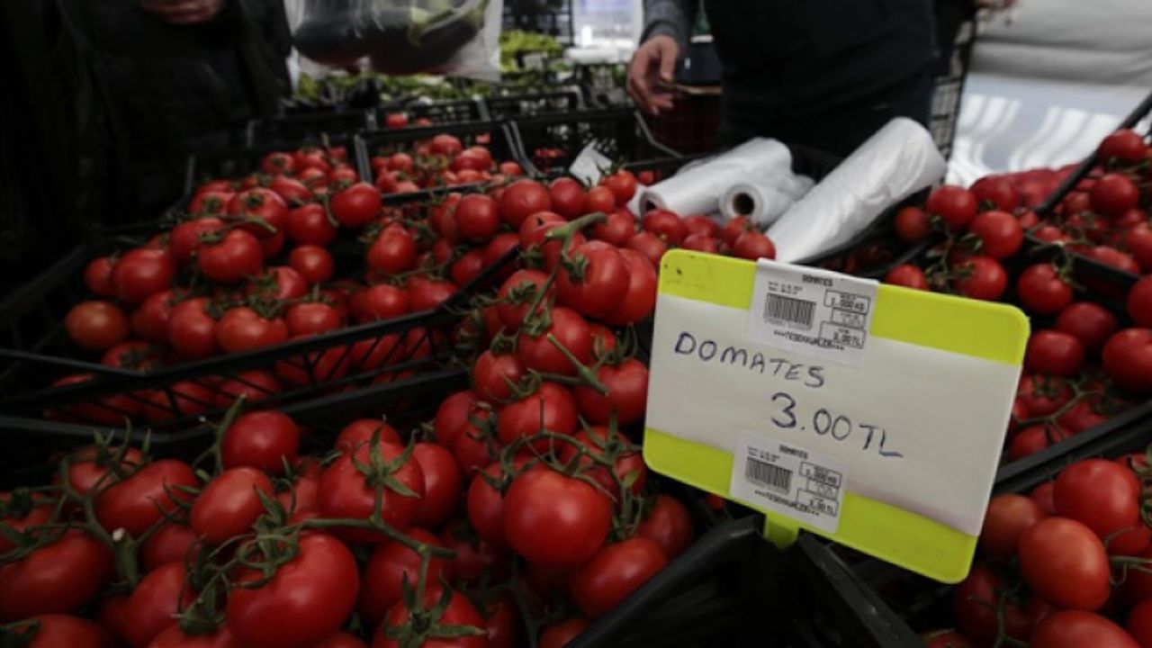Tanzim satış noktalarına bağışlanan domates parayla satıldı!