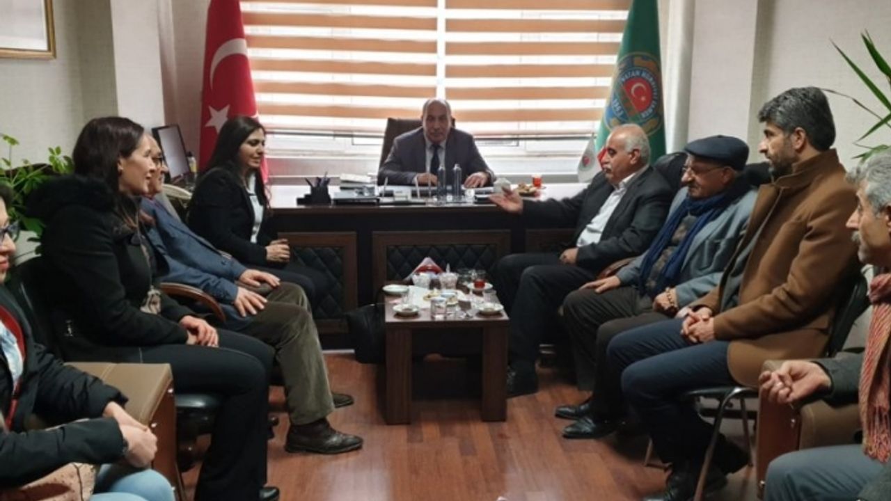 Van'da Eş Başkan adayları Meslek Odalarını ziyaret etti