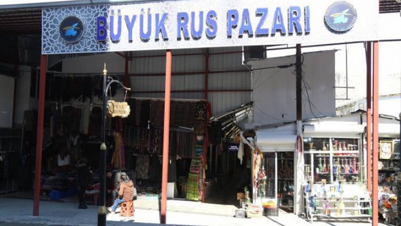 Van'da Pazara giren çok, alışveriş yapan yok