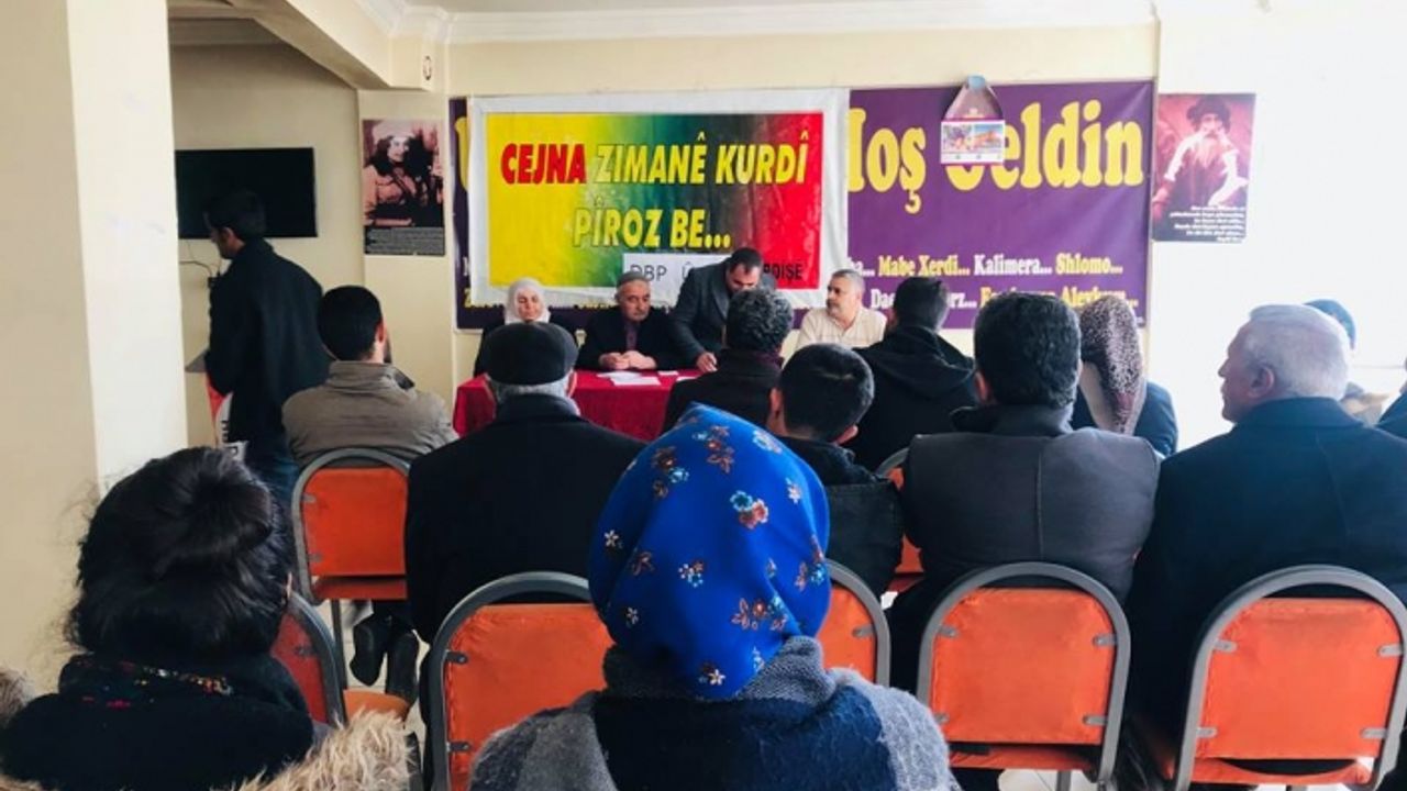 Van ve Erciş'te Anadil Paneli düzenlendi