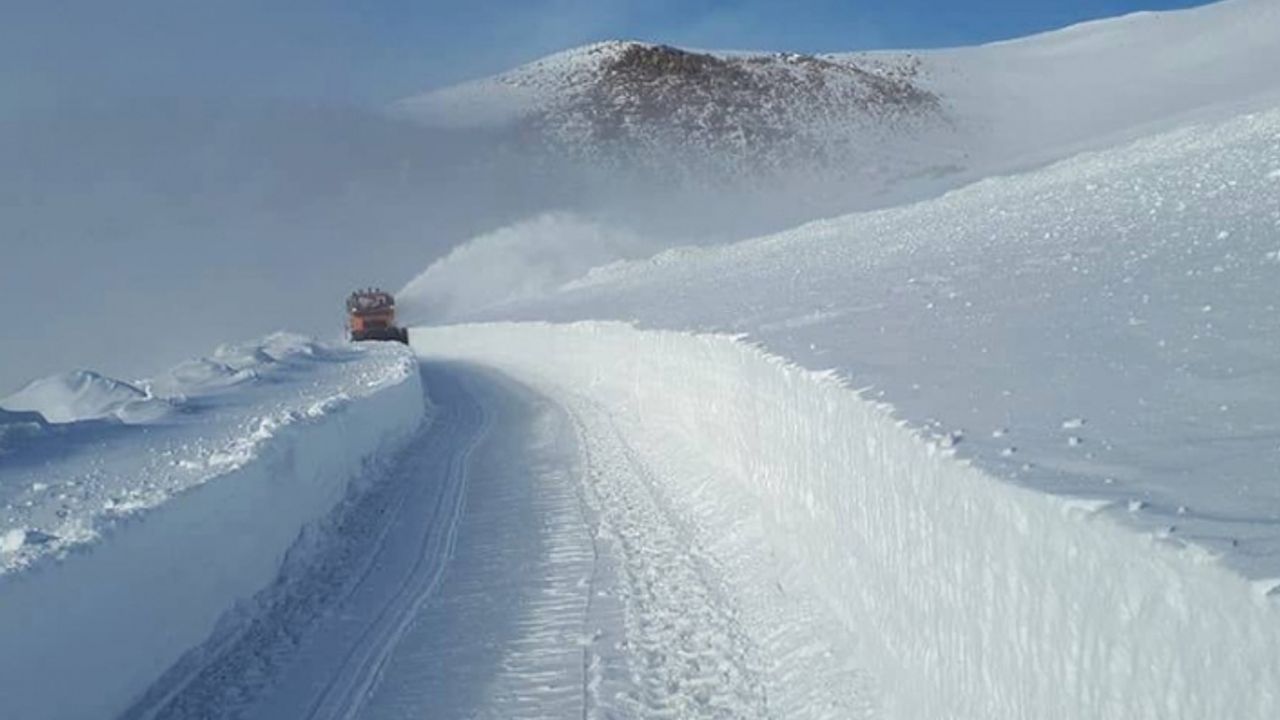 Van’da 27 yerleşim yerinin yolu kapandı
