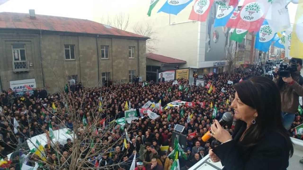 Buldan : Gelsinler Van halkının kararlılığını görsünler